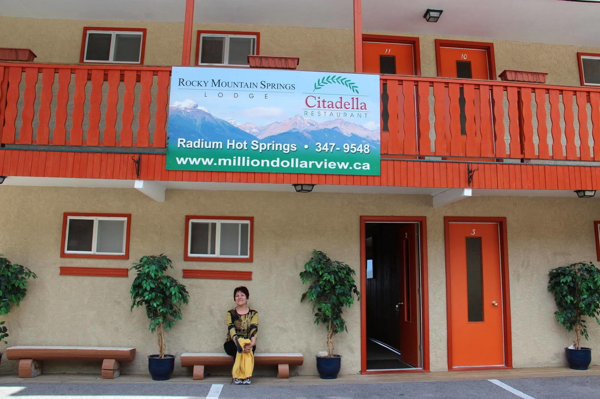 Motel Bo Radium Radium Hot Springs Exterior foto